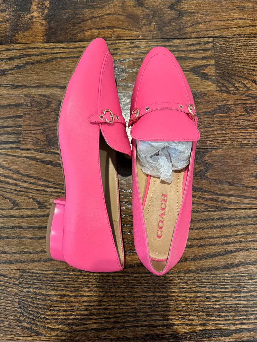 NWOB Coach Coral Pink Leather Loafers with Gold Hardware - Picture 2 of 4